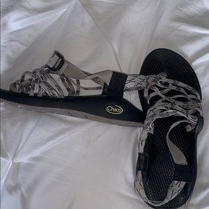chaco 3 strap sandals